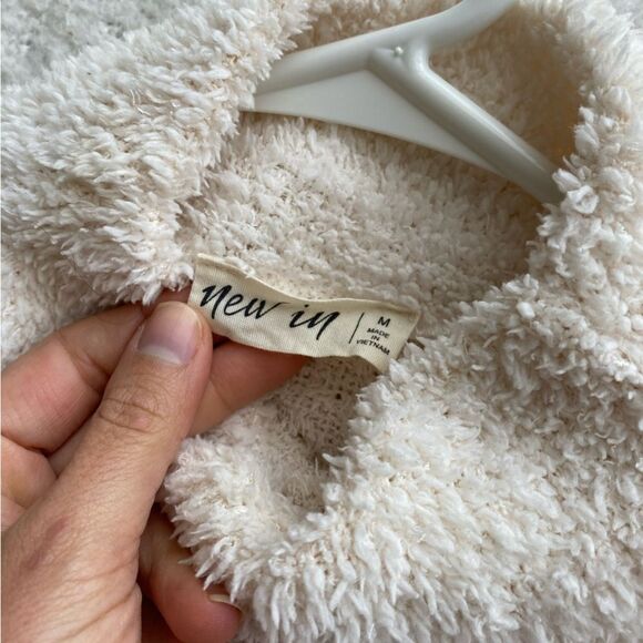 Cozy Cream Women's Mock Turtleneck Sweater Size Medium - Picture 6 of 6